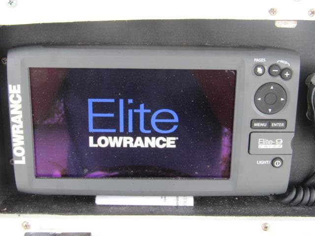 Lowrance Elite-9 fishfinder on 1999 Boston Whaler 23 Outrage boat.