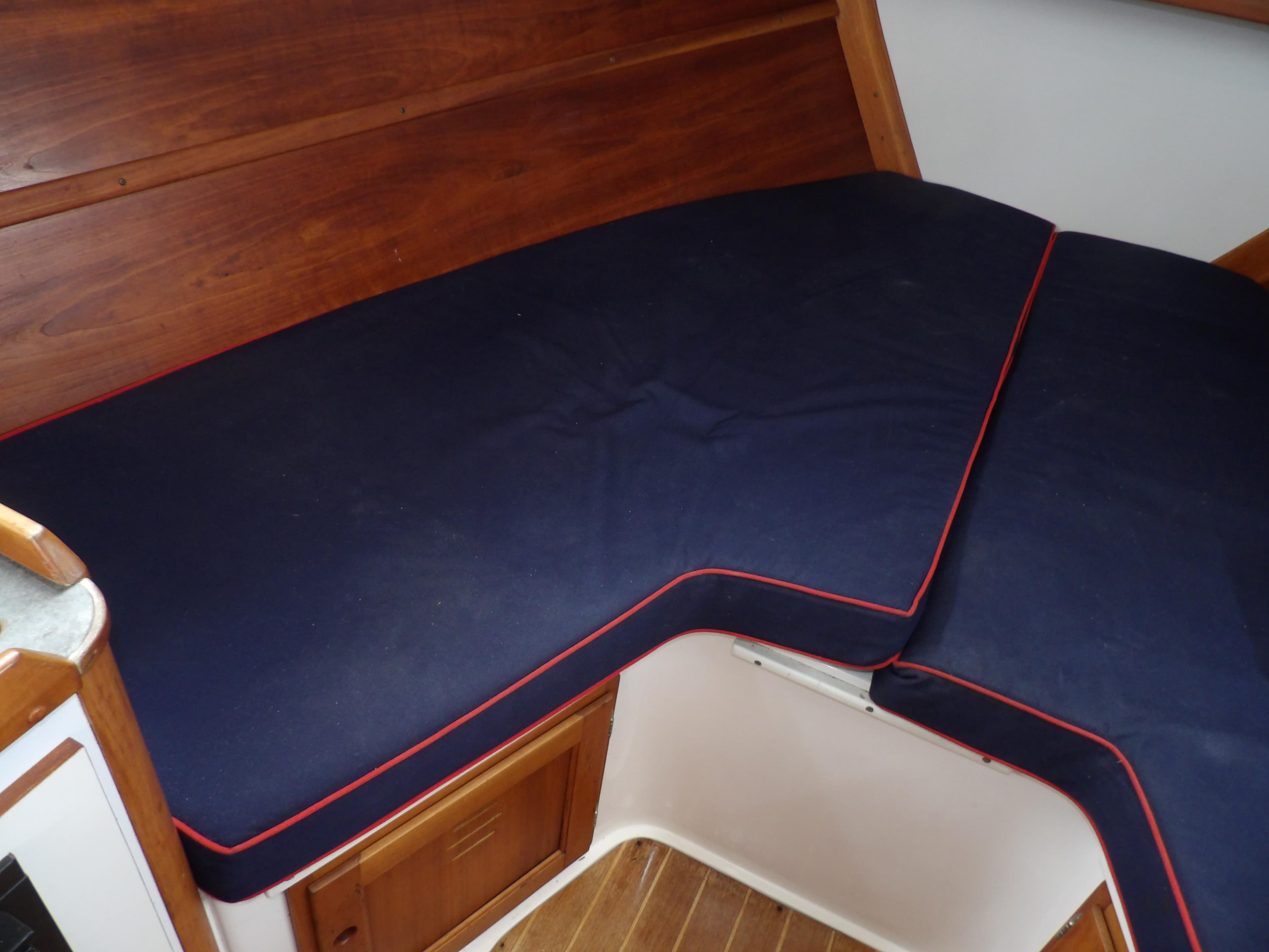 2002 Legacy Yachts 28 Express