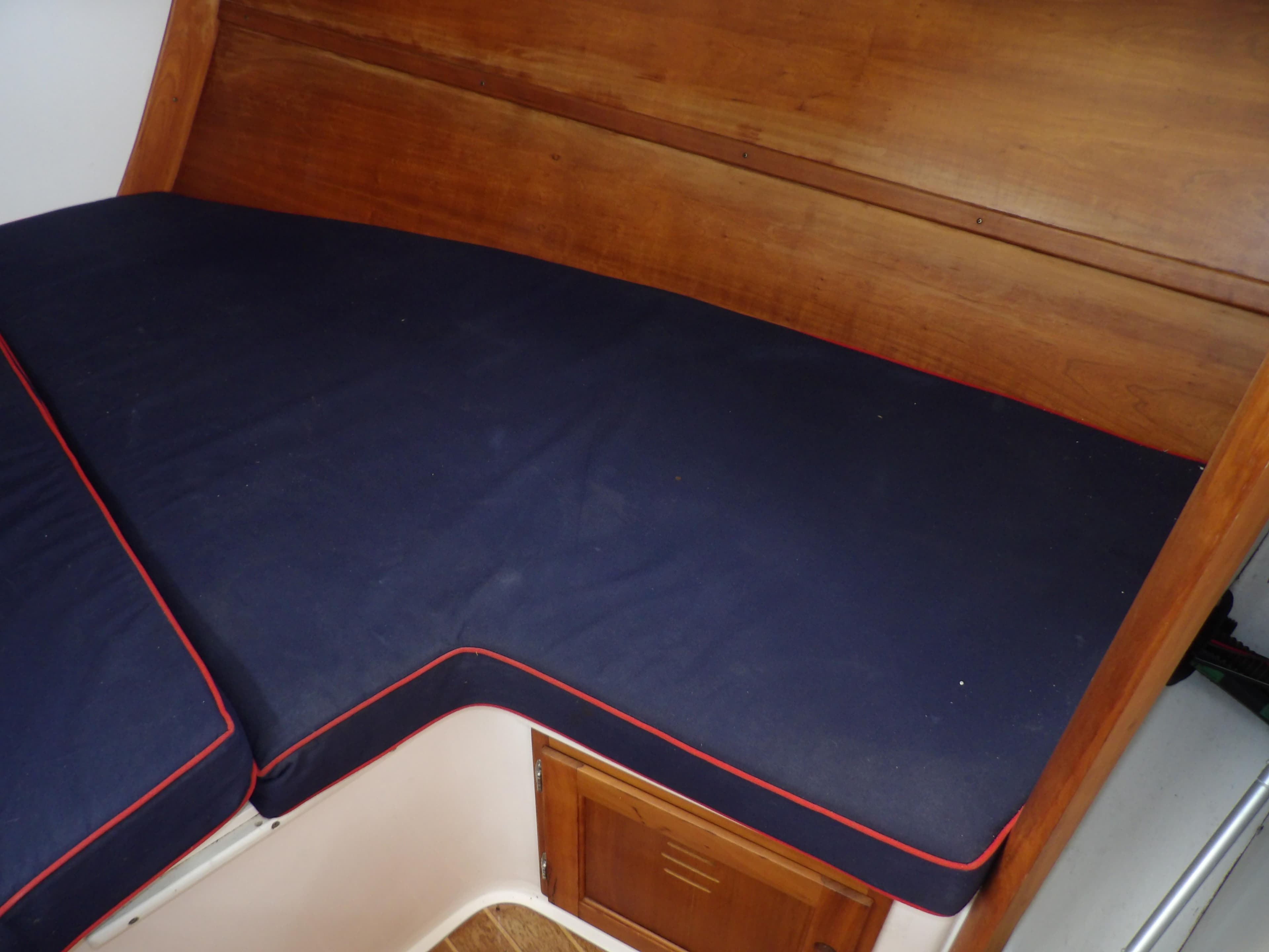 2002 Legacy Yachts 28 Express