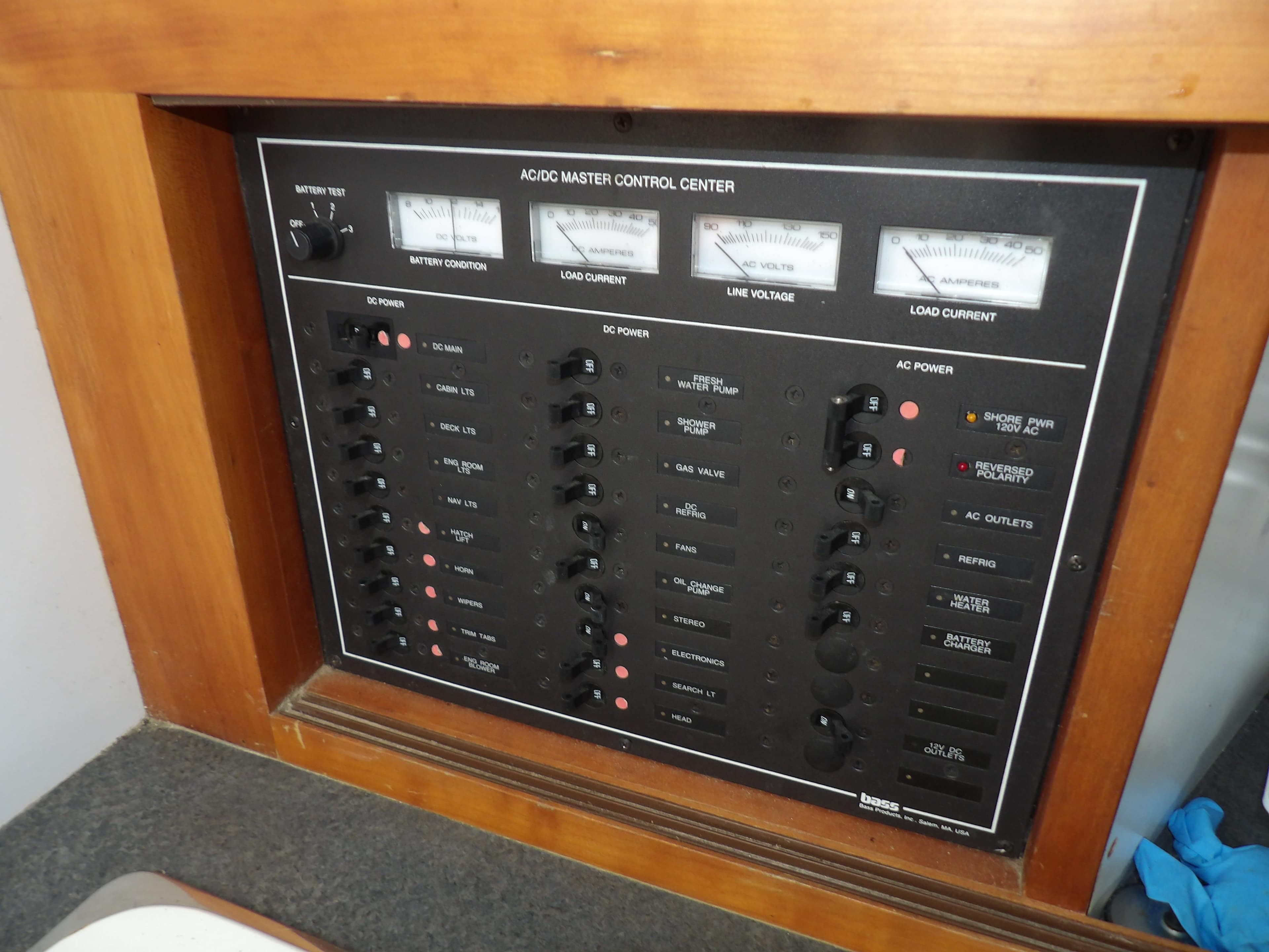 2002 Legacy Yachts 28 Express