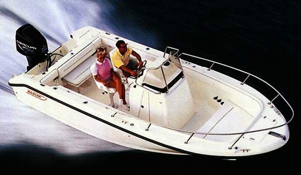 1999 Boston Whaler 23 Outrage