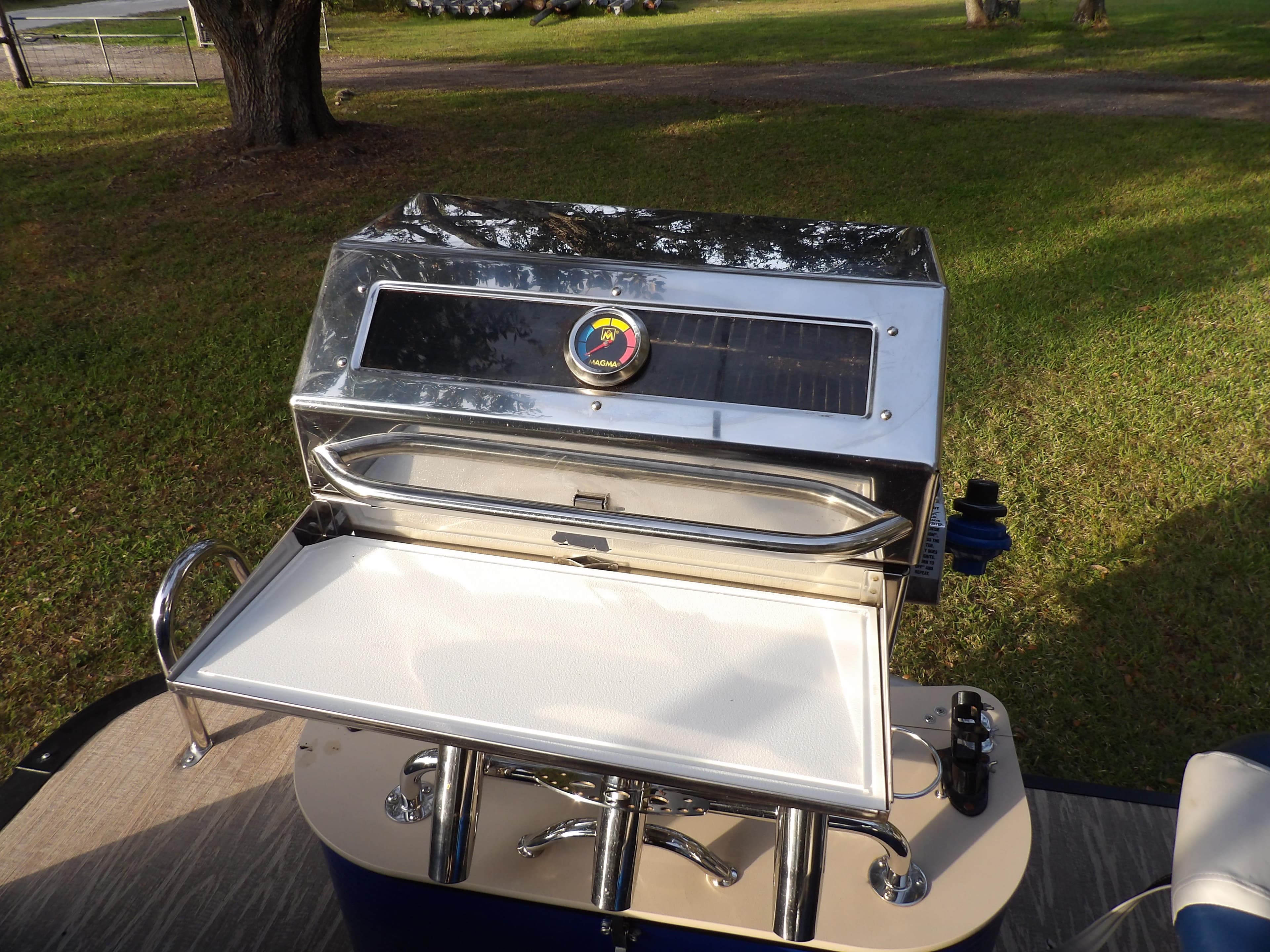 Outdoor grill on a 2020 Avalon 2385 Catalina QL SWS pontoon boat.