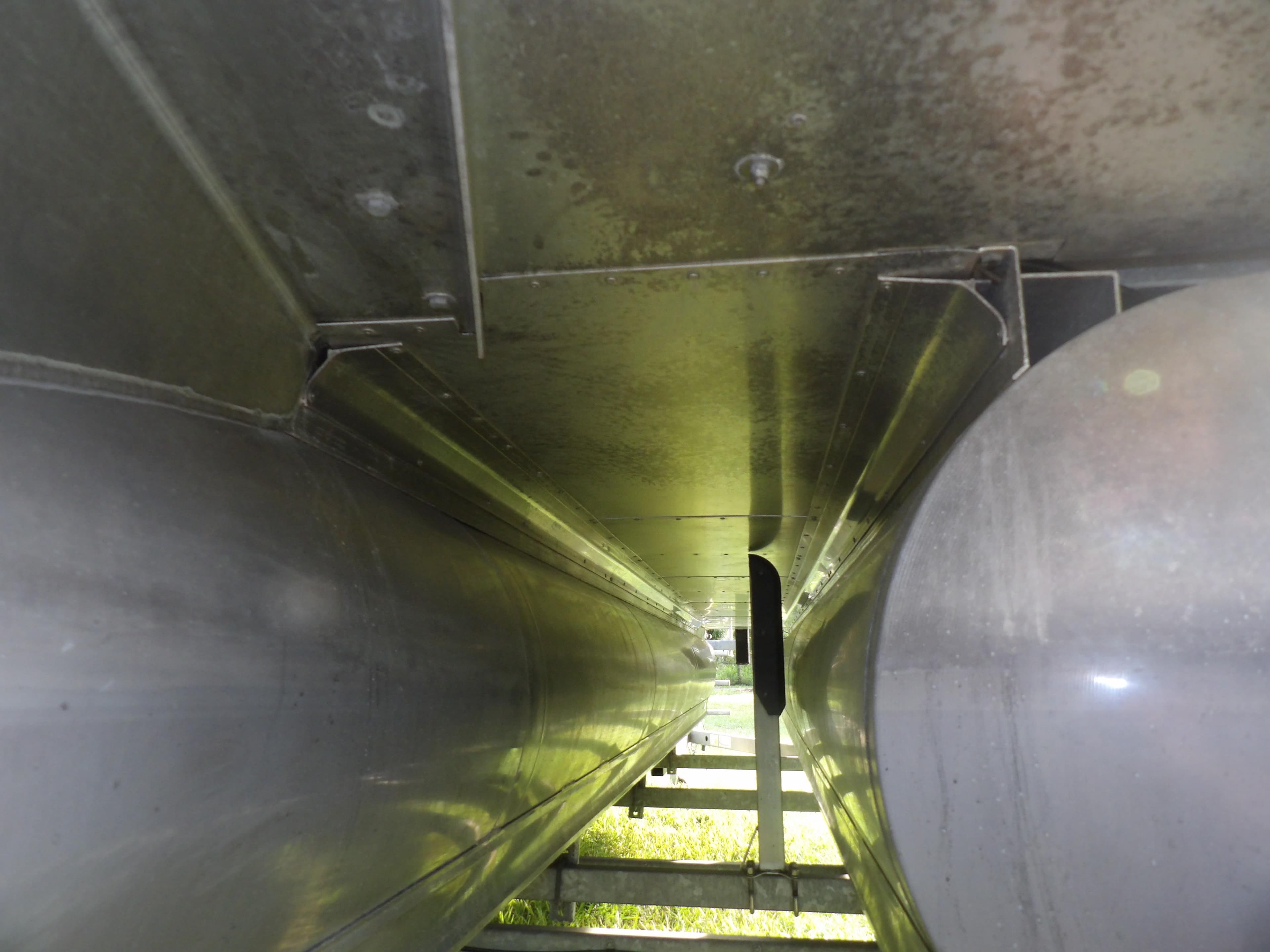 Underside view of a 2020 Avalon 2385 Catalina QL SWS pontoon boat.