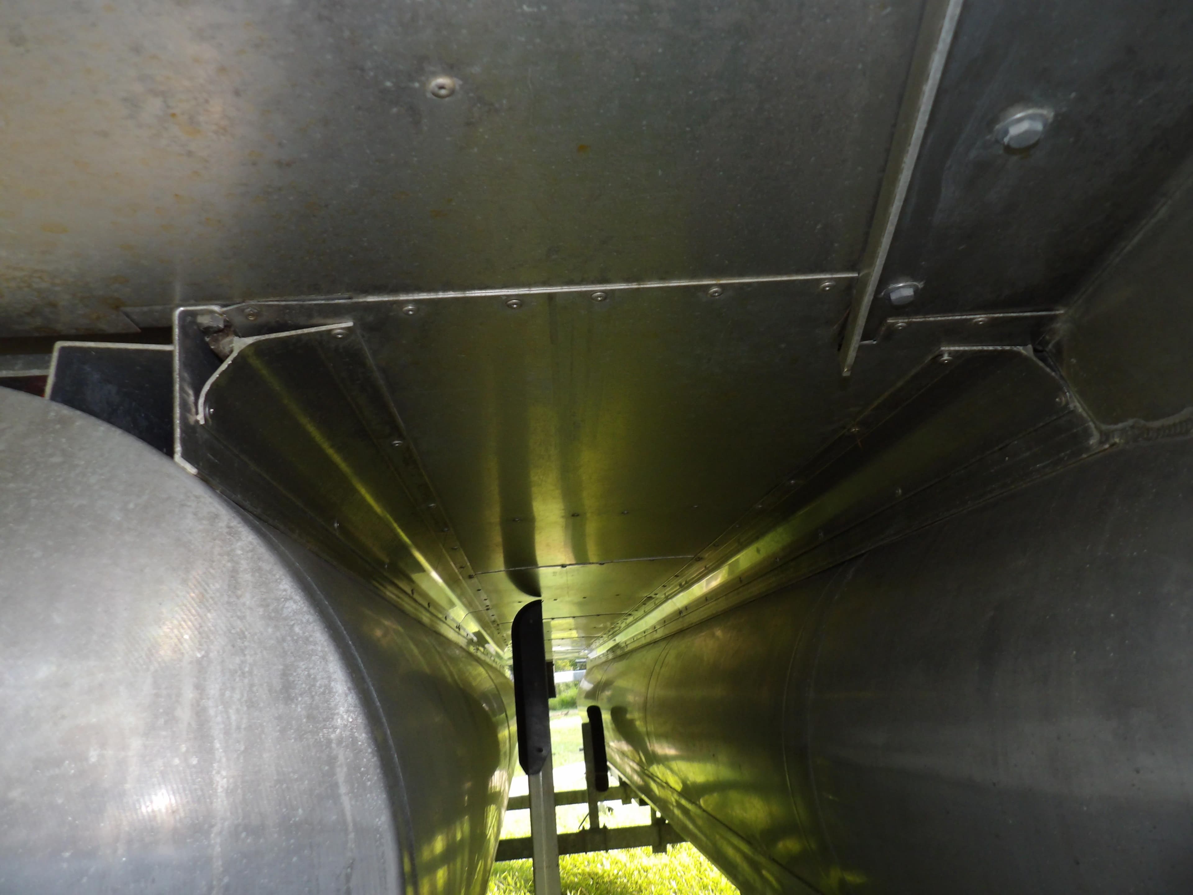 Underside view of 2020 Avalon 2385 Catalina QL SWS pontoon boat.