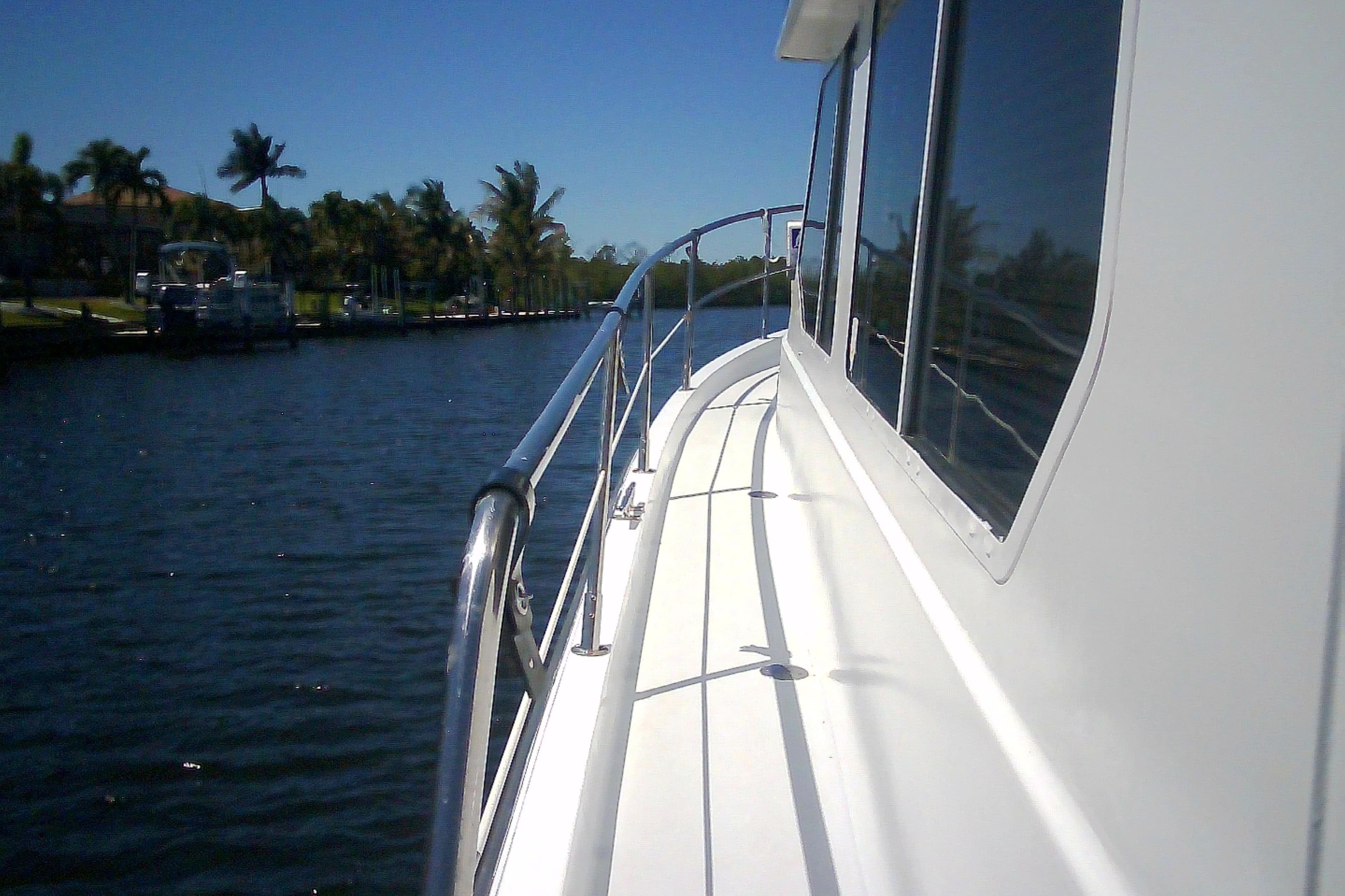 Wide Plank Gunwales...make life a lot easier.