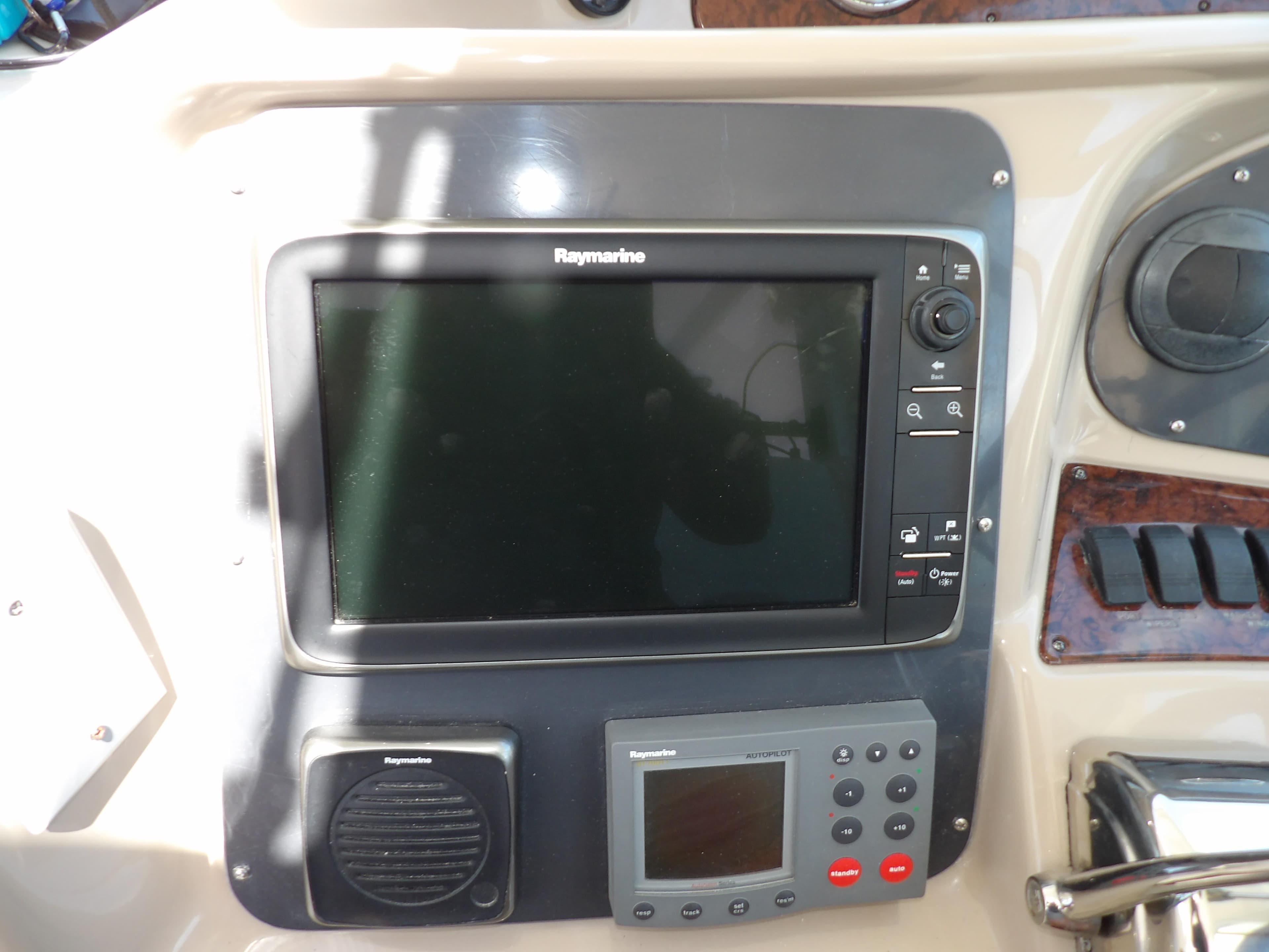 Raymarine navigation system on 2003 Sea Ray 390 Motor Yacht.
