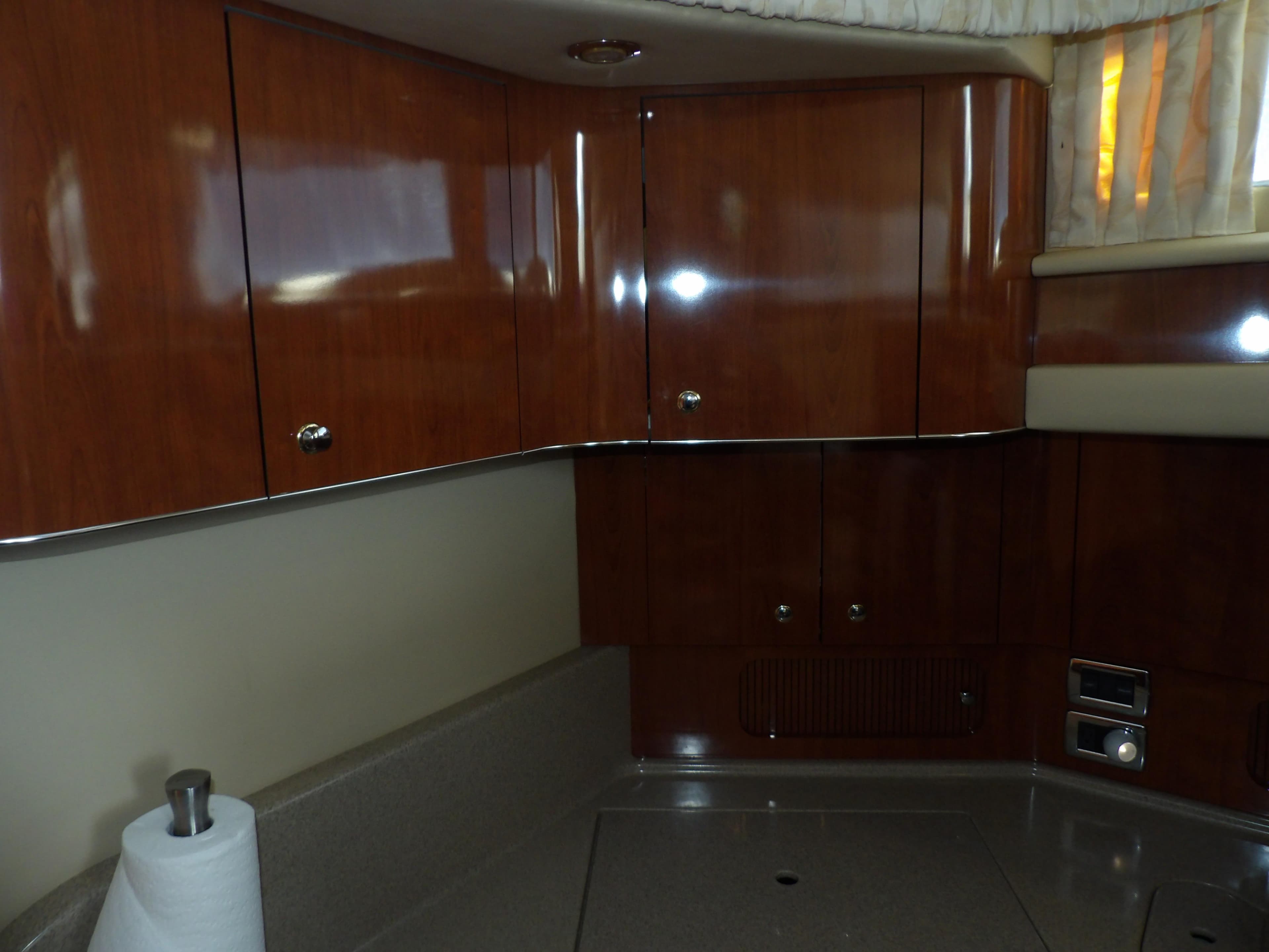 2003 Sea Ray 390 Motor Yacht